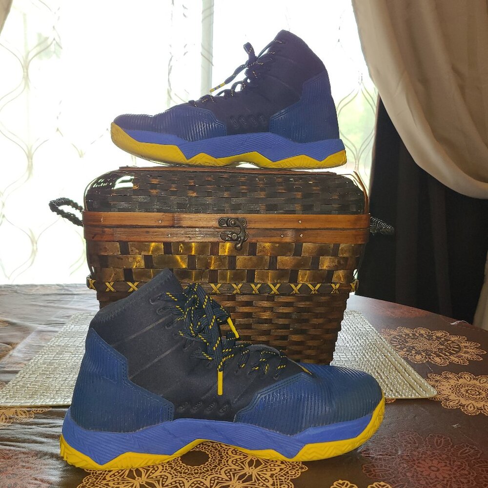 Boys Under Amour Steph Curry Dub Nation Size 6.5Y Blue/Yellow Basketball Shoes